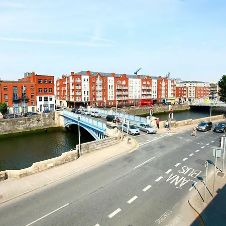 Victoria Quay Riverside Self-catered דירה דבלין